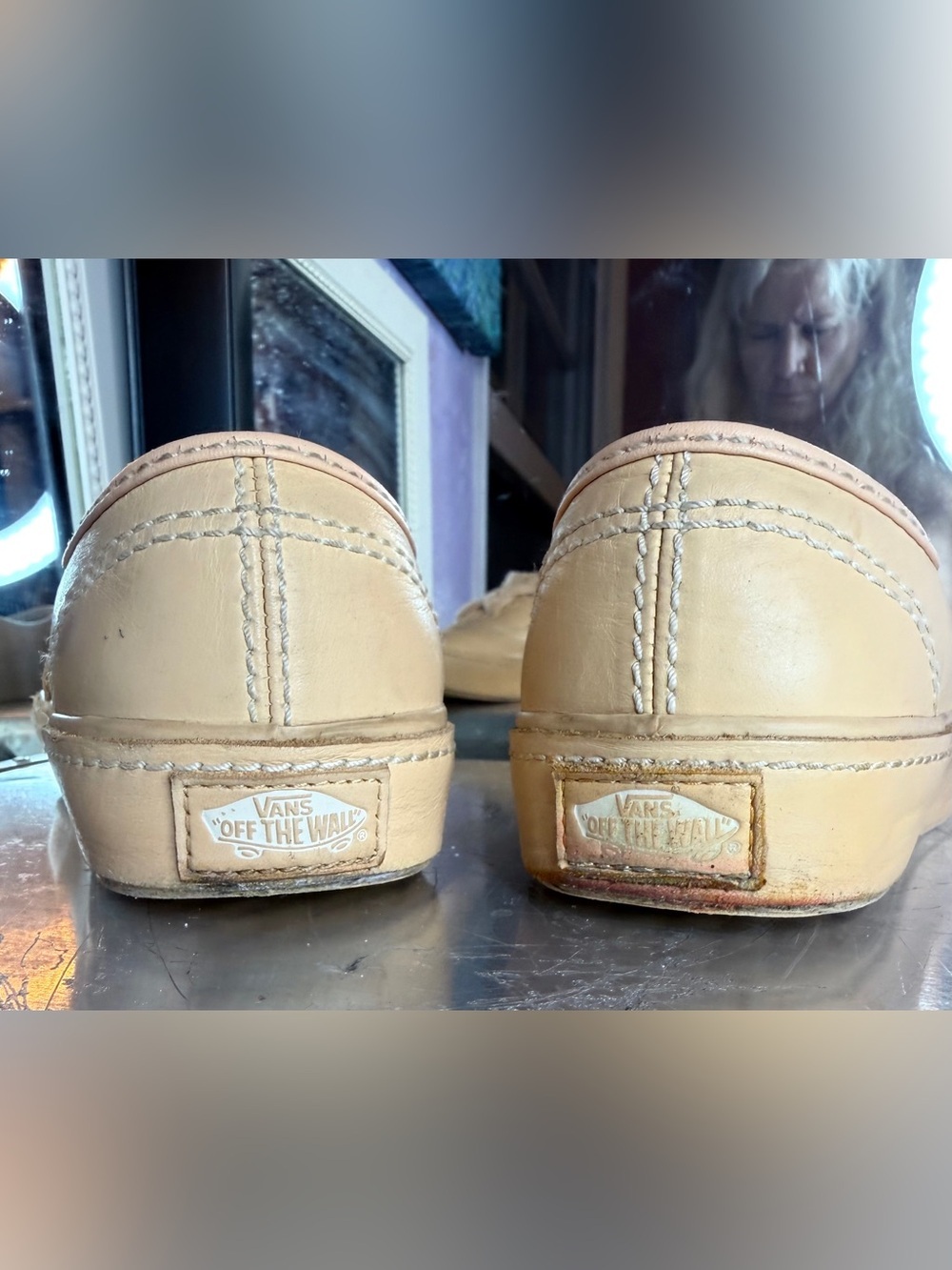 /Mens SZ 5.5 Low-Top Leather Sneakers in Peach - Picture 9 of 13